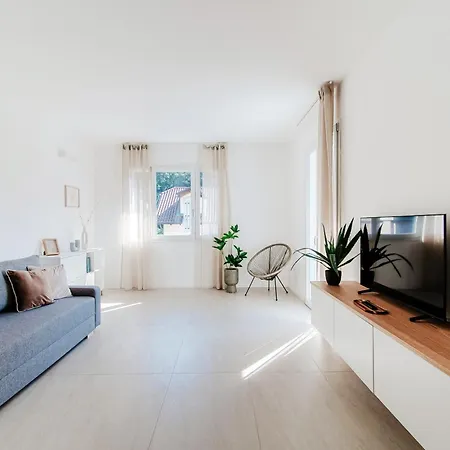 Lario By Quokka 360 - With Parking Close To *