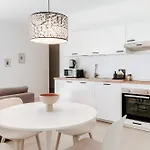 Apartment Lario By Quokka 360 - With Parking Close To Como