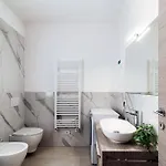 Apartment Lario By Quokka 360 - With Parking Close To